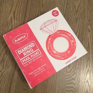 Diamond Ring Pool Float